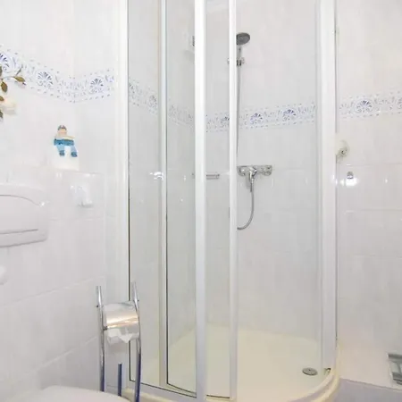 Carmen Sylva, Whg 7 *